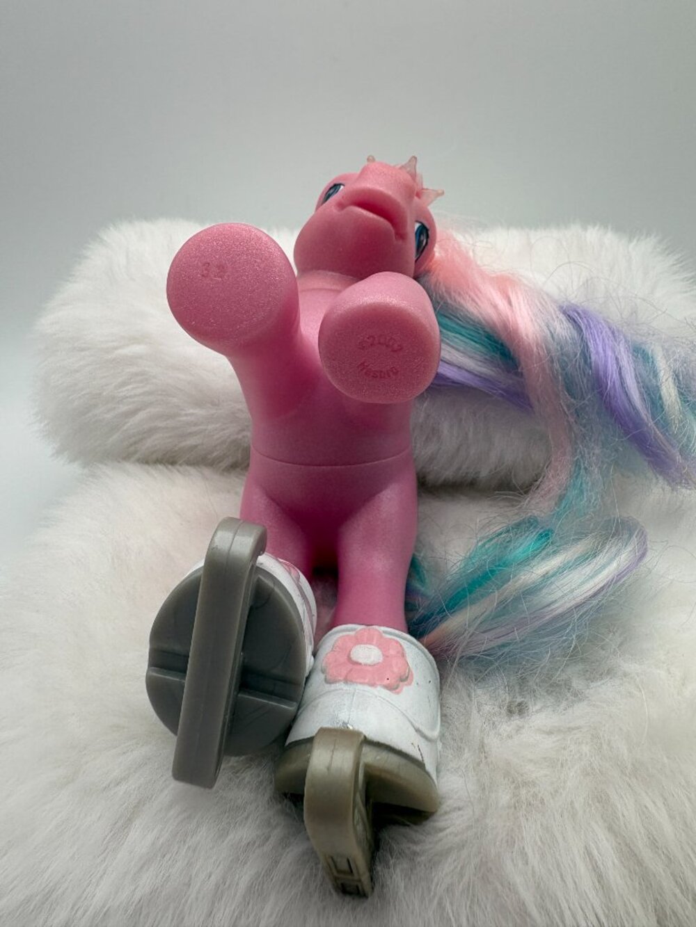My Little Pony (MLP) Glitter Glide Pink Body Ice Skates Snowflakes (MLP: LOT1-4) - Picture 6 of 16